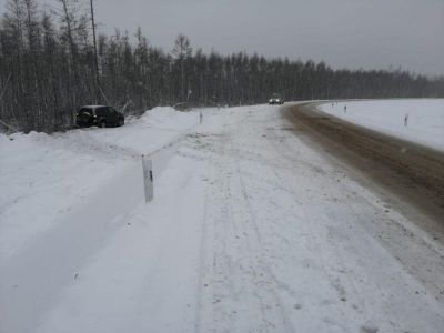 Автоледи в результате ДТП на трассе «Колыма» в Якутии сломала поясничный позвонок