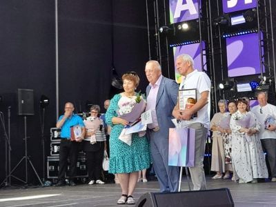 В День семьи, любви и верности в Алдане чествовали семейные пары