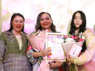 Мария Адамова стала победительницей конкурса многодетных мам «Преображение»