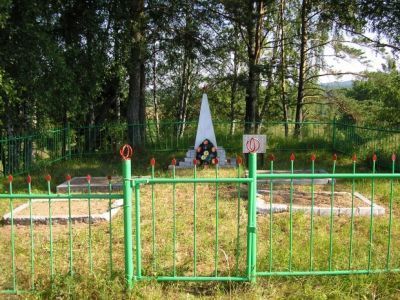 Братская могила воинов Советской Армии, погибших в 1944 г.
