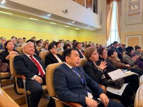 В Якутске проходит публичный отчет министерства образования Якутии