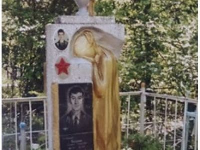 Могила воина-интернационалиста Абдулина Салиха Салтовича
