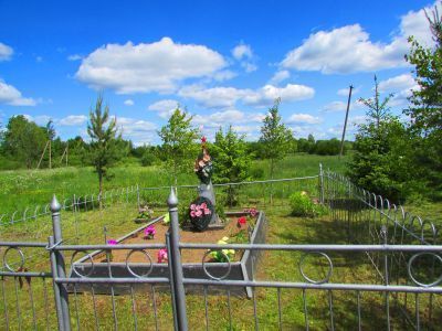 Одиночная могила партизана, погибшего в годы Великой Отечественной войны