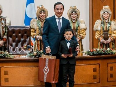 Юного якутянина Ариана Алексеева наградили медалью «За отвагу на пожаре»