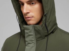 Стеганая куртка с капюшоном