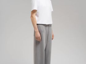 Брюки объемного кроя из футера