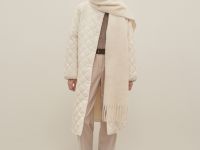 Пальто утепленное с воротником-стойкой