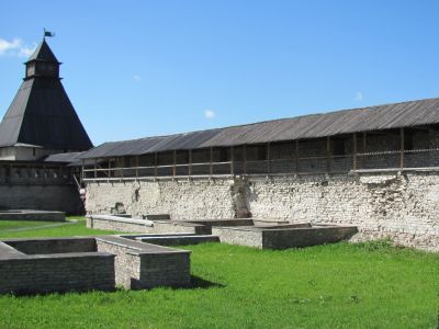 Остатки гражданских построек