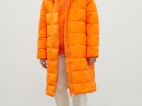 Стеганое утепленное пальто с капюшоном