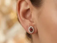 Пусеты из желтого золота с и гранатами э0366пс03260353_white