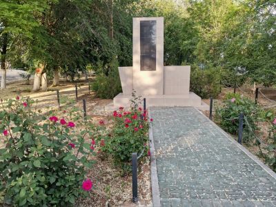 Братская могила советских воинов, погибших в период Сталинградской битвы