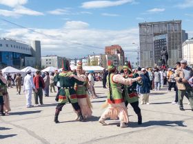 В Якутске отметили День сайылыка с обрядом встречи солнца