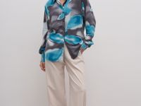 Блузка прямого силуэта с принтом