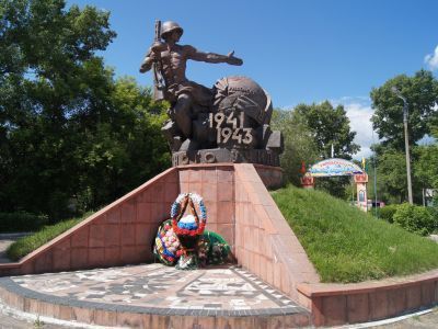 Памятник воинам пехотного училища, погибшим в годы Великой Отечественной войны (1941-1945 гг.)