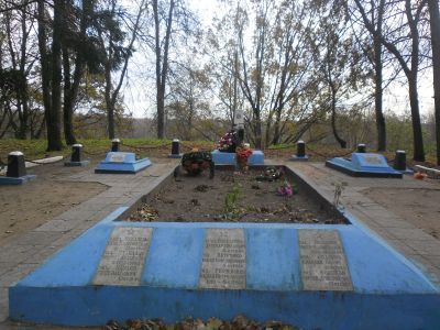 Братская могила борцов за Советскую власть, погибших в 1919 г., и воинов Советской Армии, погибших в 1944 г.