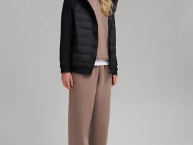 Стеганая куртка с наполнителем из натурального пуха