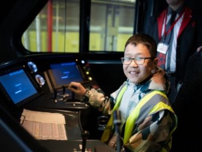 Трутнев исполнил новогоднее желание ребенка из Якутии