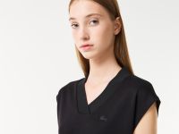 Женская футболка Lacoste приталенного кроя с v-образным вырезом