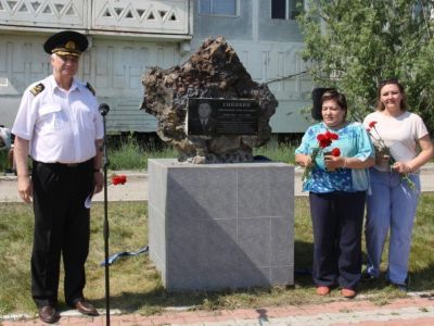 В Жатае установили памятный камень капитану Анатолию Синявину