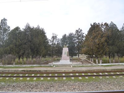 Памятник на месте расстрела группы коммунистов, активных борцов за советский Дагестан. Среди них был Уллубий Буйнакский