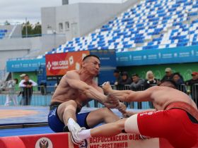 В Якутске стартовали соревнования по борьбе корэш и мас-рестлингу в рамках федерального Сабантуя