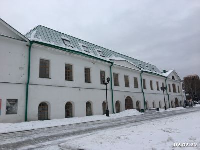 Стена главного корпуса