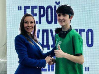 Участника фестиваля «Муус Устар» пригласили на форум в Москве