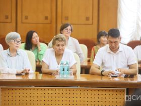 Госнаграды вручили журналистам в День национальной печати