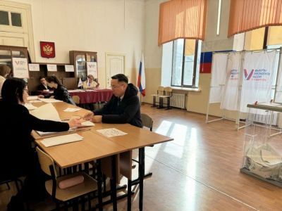 Постпред Якутии по ДФО Ким Борисов проголосовал на выборах президента РФ