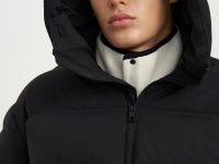 Пуховик с воротником-стойкой и капюшоном