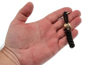 Бусина с темляком Весёлый Роджер