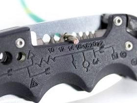 Складной нож электрика со стриппером Kilowatt - SOG EL01, сталь AUS-8, рукоять термопластик GRN