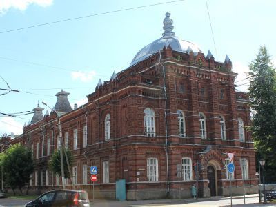 Здание духовного училища