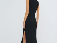 Вязаное платье в рубчик с воротником-стойкой, Черный