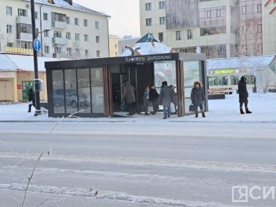 Фотофакт: на проспекте Ленина в Якутске открыли новые теплые остановки