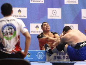 Мас-рестлеры Якутии прошли в финал чемпионата России