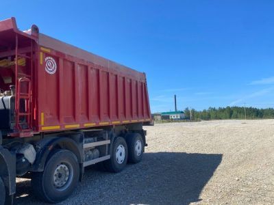 Строительство «умной» площадки в Хангаласском районе проверили активисты партии «Единая Россия»