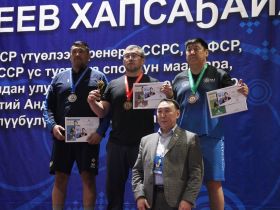 В Усть-Алданском улусе выявили победителей турнира по хапсагаю памяти Иннокентия Халдеева