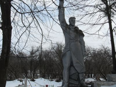 Братская могила с захоронением воинов, погибших в боях в период Великой Отечественной войны 1941—1945 гг.