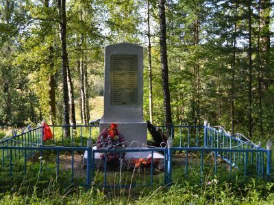 Братская могила воинов Советской Армии, погибших в 1944 г.