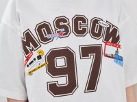 Молочная футболка оверсайз с принтом Глория Джинс