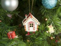 Игрушка деревянная "IDH Center" Избушка на курьих ножках 1013 Red