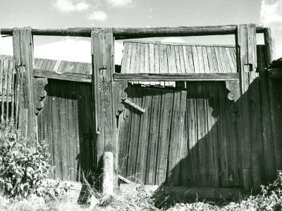 Уличные ворота на крестьянской усадьбе  М. Рычигиной