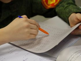 Ученикам Якутской кадетской школы старшие товарищи преподают уроки мужества