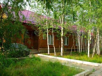 Первый деревянный дом города, построенный в 1957 г.