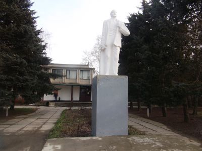 Памятник В.И. Ленину