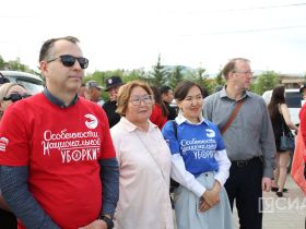 В Якутске прошел субботник «Особенности национальной уборки»