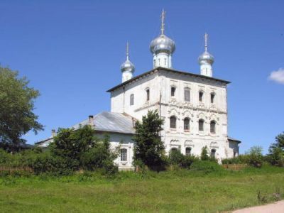 Тихвинская церковь с иконостасом и живописью