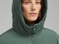 Утепленное пальто с капюшоном