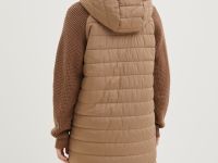 Утепленное полупальто с вязаными рукавами